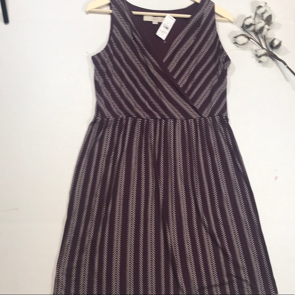 LOFT Dresses & Skirts - Loft Faux Wrap V-Neck Burgundy Stripe Dress NWT